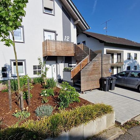 Appartment-Ferienwohnung Mit Kueche, Bad, Kostenlos Wlan, Modern Eingerichtet Roding Exterior foto